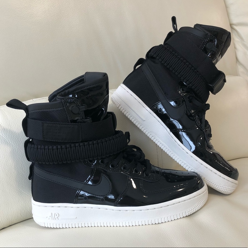 Nike SF Air Force 1 High Tops 🖤